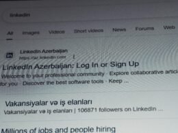 Screenshot der LinkedIn Anmelde- und Registrierungsseite aus Aserbaidschan auf einem Computerbildschirm.