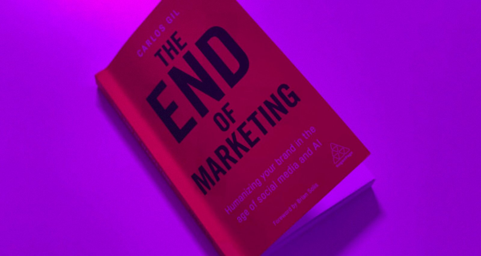 Nahaufnahme eines modernen Textdokuments auf einem Bildschirm, dargestellt für Digitalmedien, fotografiert von Carlos Gil