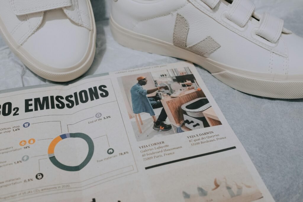 Minimalistische Webseite mit klarem Layout und moderner Navigation auf einem Desktop-Bildschirm dargestellt